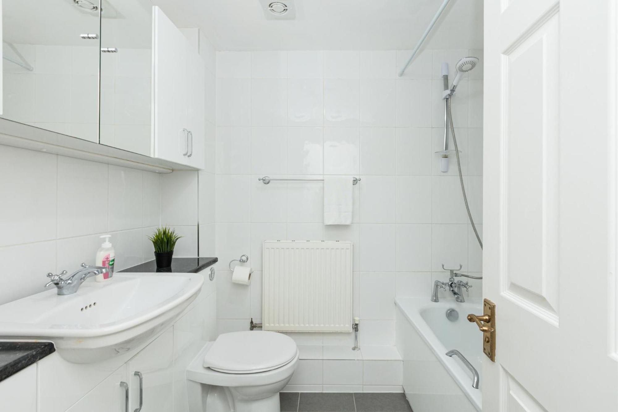 Charming 1Br Flat, Canning Town, Excel, City Hall Londra Esterno foto
